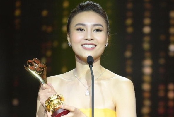 Vuot Ngo Thanh Van, Lan Ngoc gianh giai Nu dien vien duoc yeu thich hinh anh