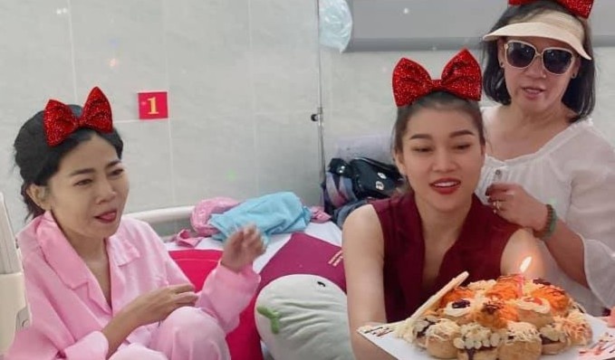 Dien vien Mai Phuong don sinh nhat trong benh vien hinh anh