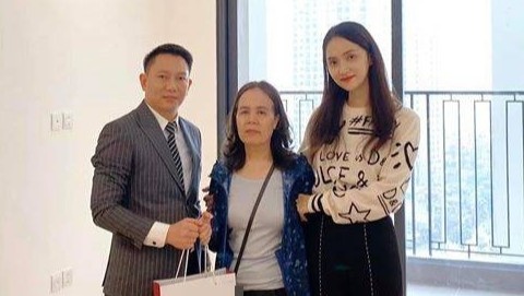 Huong Giang Idol mua nha tang me truoc Tet Nguyen dan hinh anh