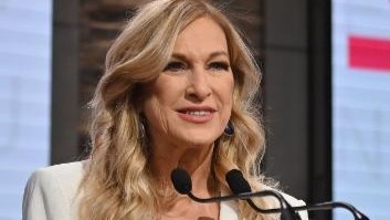 Cuu chu tich Grammy to nan quay roi tinh duc o Vien Han lam Hoa Ky hinh anh