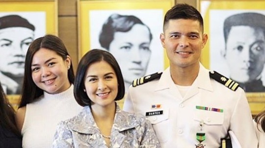 Chong my nhan dep nhat Philippines nhan ham trung uy hinh anh