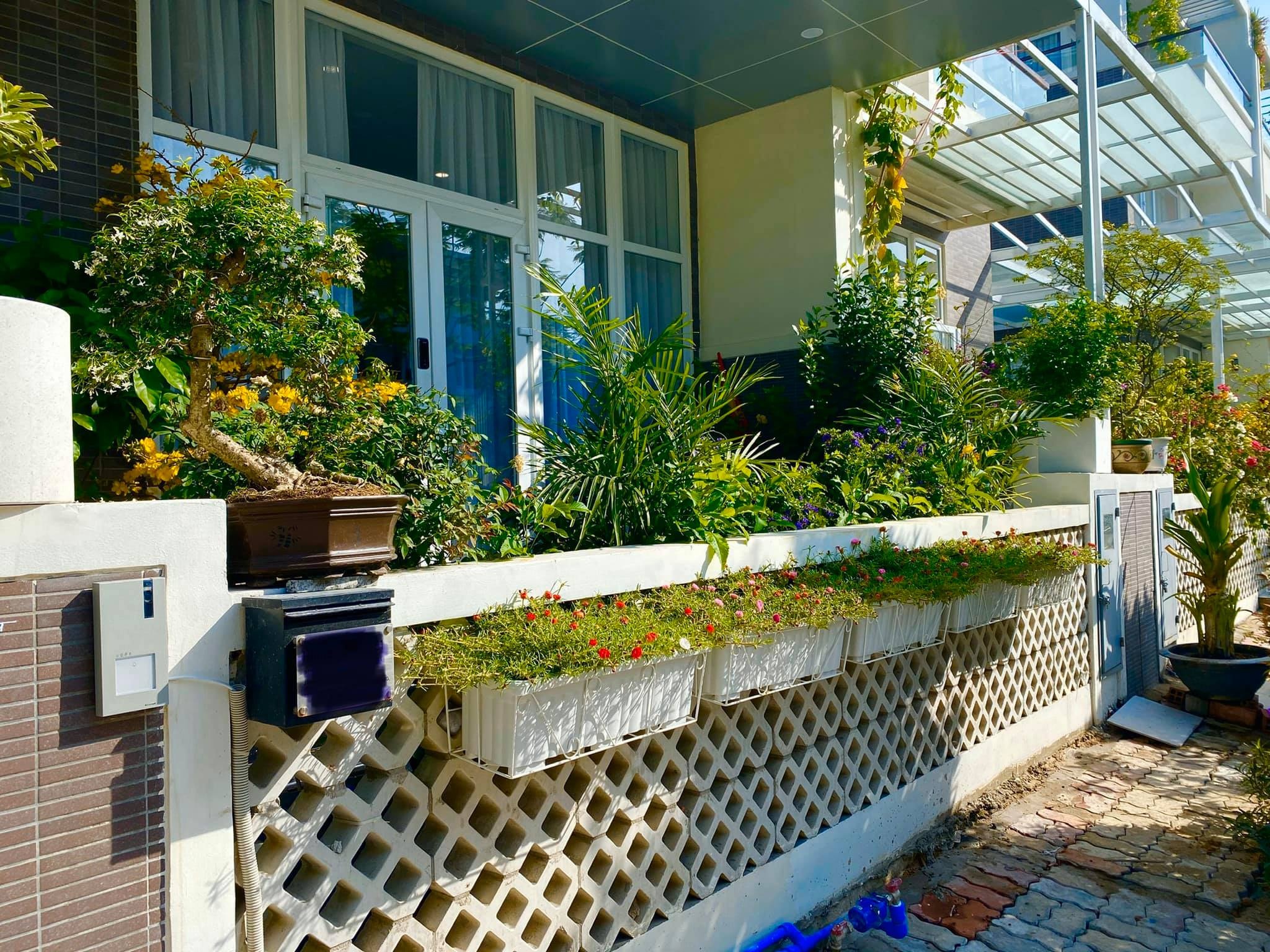 biet thu thuy  hanh,  trinh kim chi anh 14