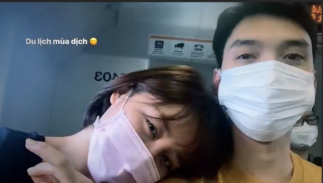 Van Mai Huong dang anh du lich ben ban trai hinh anh