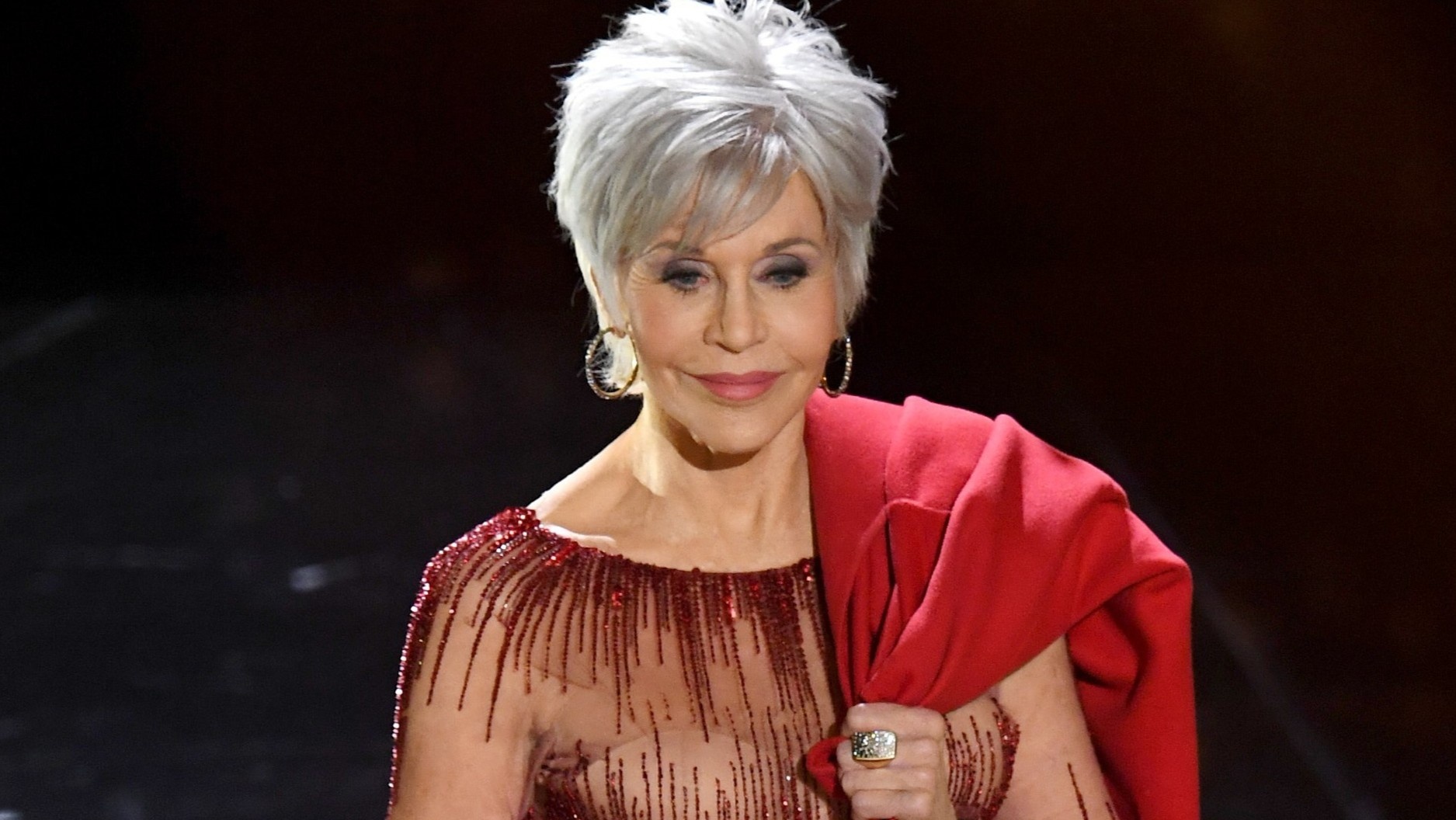 Ly do minh tinh My mac vay cu tai Oscar 2020 hinh anh