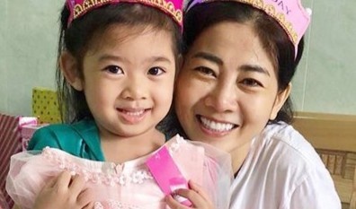 Mai Phuong khoe anh con gai ve tang khi nam tren giuong benh hinh anh