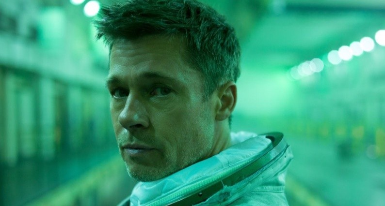 Phim cua Brad Pitt bi che khi co ke cuop tren Mat Trang hinh anh