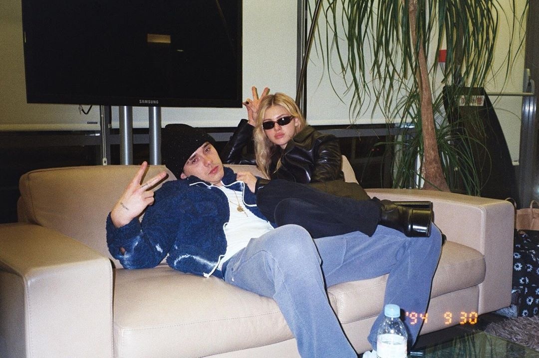 Brooklyn Beckham nghien ban gai anh 3