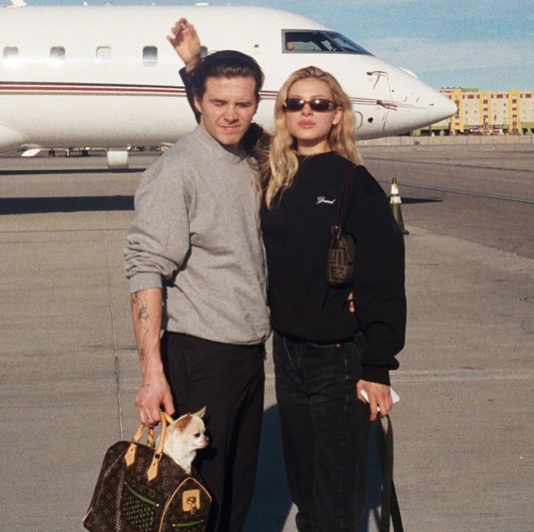 Brooklyn Beckham nghien ban gai anh 8