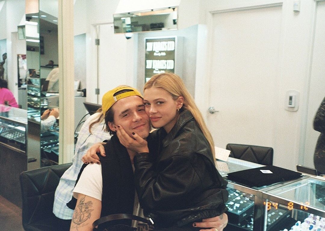 Brooklyn Beckham nghien ban gai anh 5