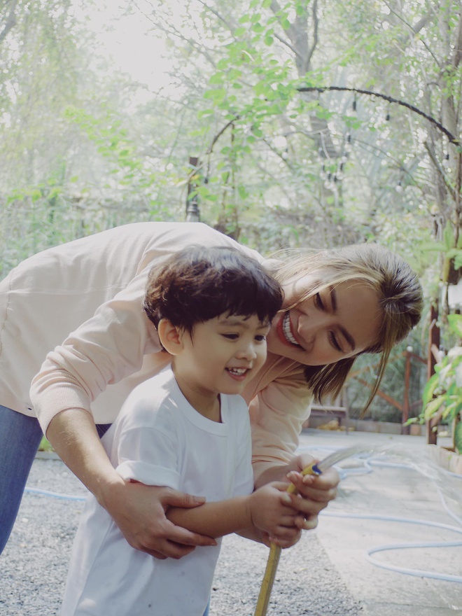 ngoc lan nhap vien anh 2