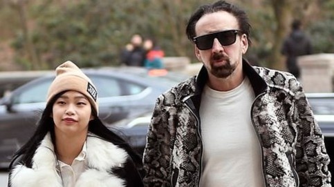Nicolas Cage yeu ban gai kem 30 tuoi hinh anh