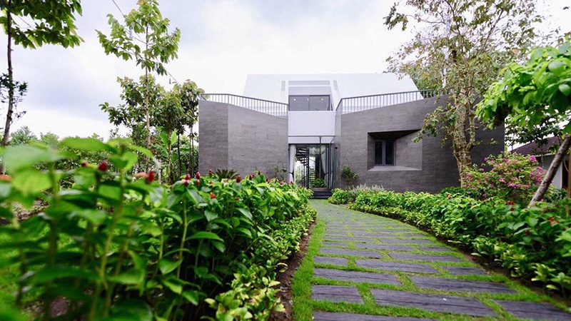 biet thu cua ca si minh hang anh 12