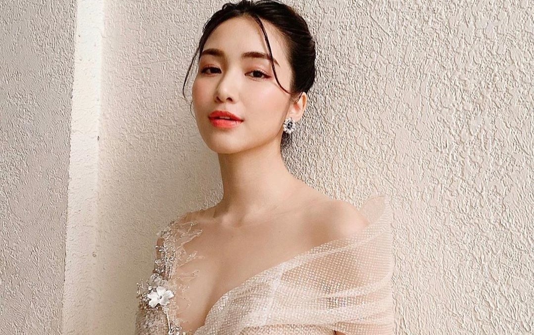 Hoa Minzy va cac sao nu khoe qua ngay 8/3 hinh anh