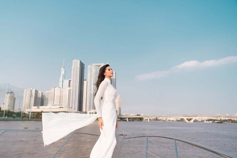 hoa hau Anntonia Porsild anh 4