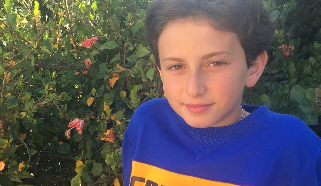 Sao nhi 13 tuoi lo lang khi em trai khong duoc xet nghiem hinh anh