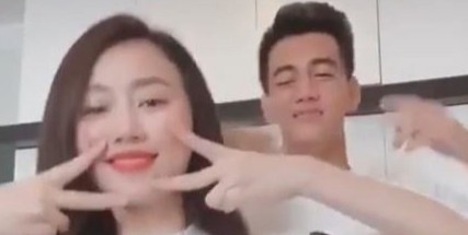 Hong Loan va Tien Linh nhay vu dieu rua tay hinh anh