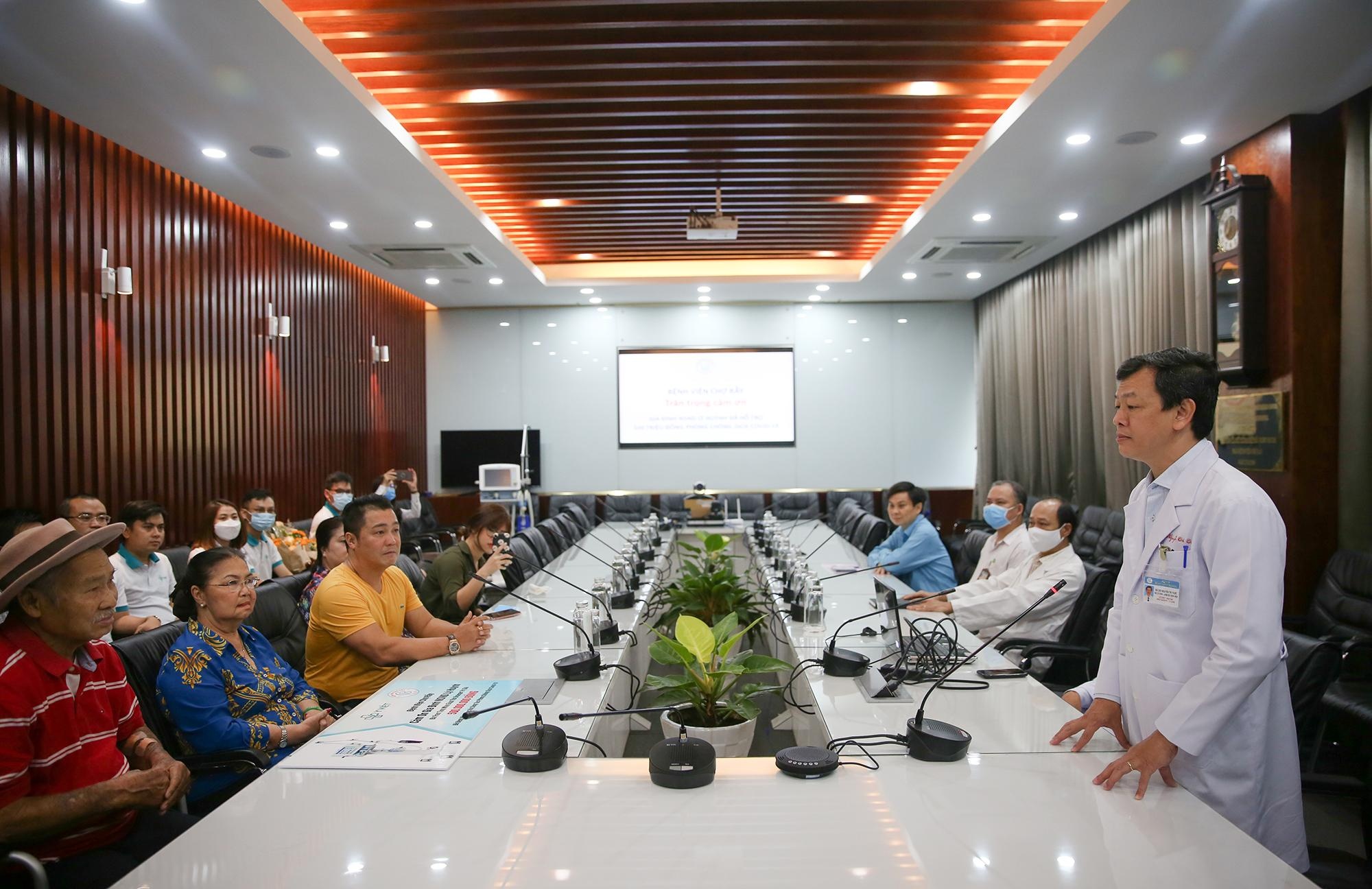 nghe si ly hung quyen gop 500 trieu dong anh 1