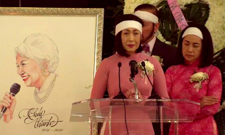 Cac con khoc trong le tang danh ca Thai Thanh hinh anh