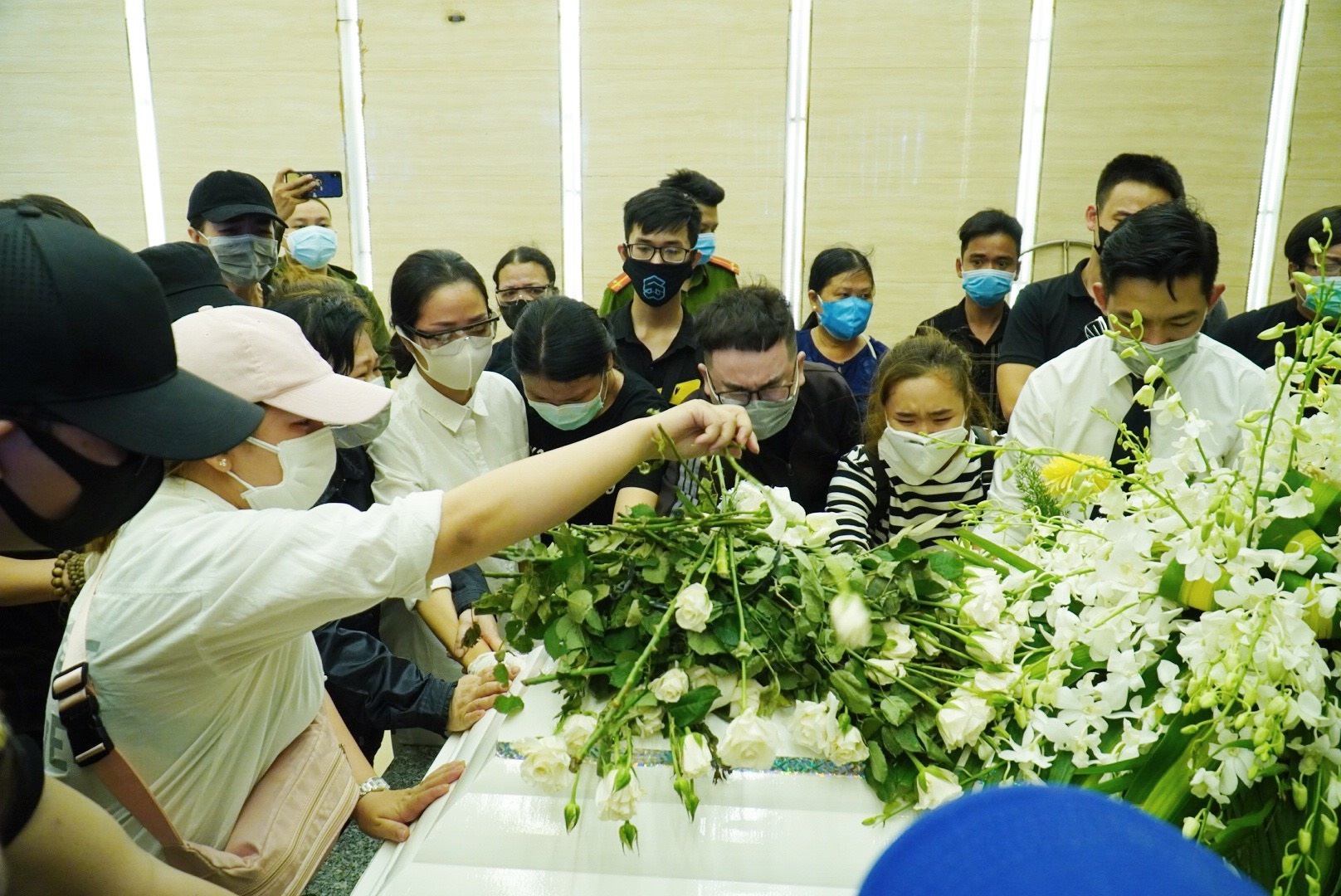 lễ tang mai phương ảnh 11 le tang mai phuong anh 11