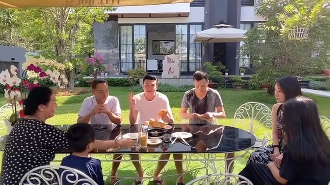 quoc truong tai biet thu anh 1