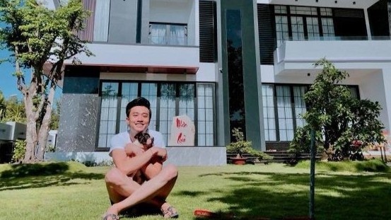 Quoc Truong tap gym, doc sach khi tan huong thoi gian o que hinh anh