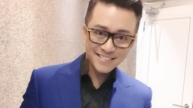 Tuan Hung trao 20.000 khau trang cho bac si tuyen dau hinh anh