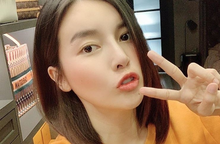 Cao Thai Ha huong dan cach tap gym giu dang khi o nha hinh anh