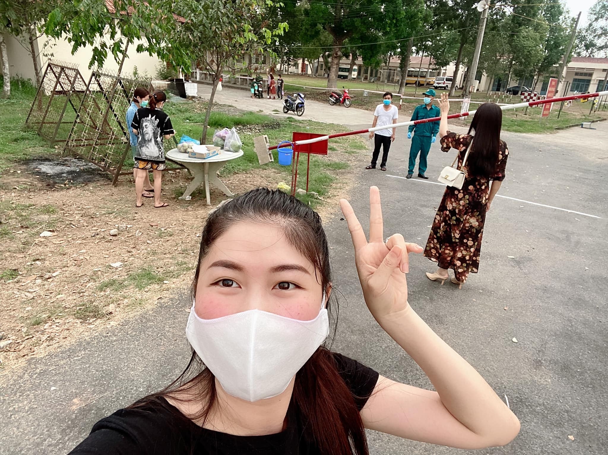 thuy anh di cach ly anh 1