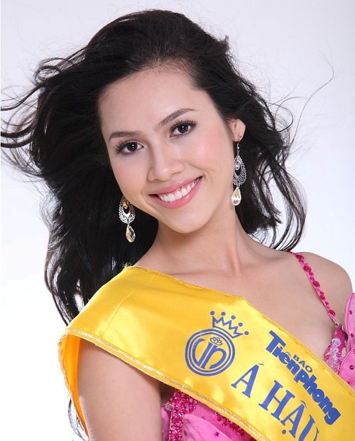 a hau huyen my anh 12