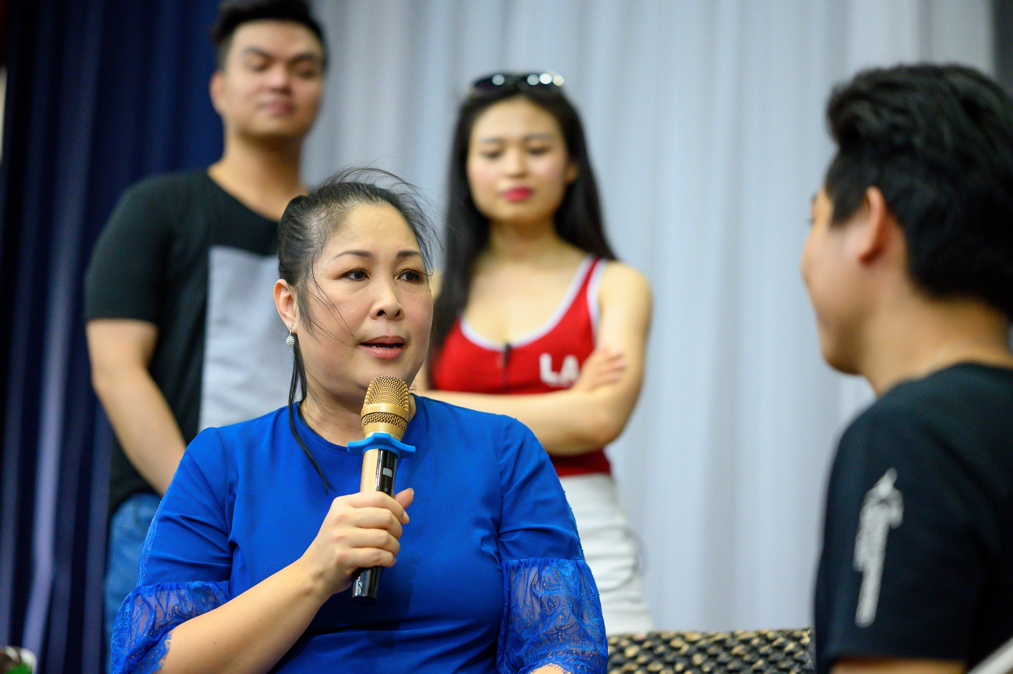 nghe si hong van anh 2