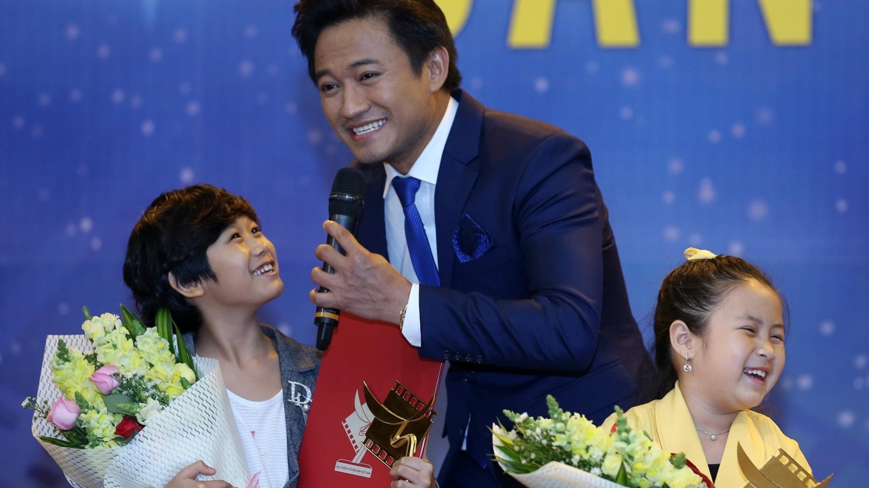 Ban to chuc Canh dieu cong bo nham giai thuong cho dien vien hinh anh