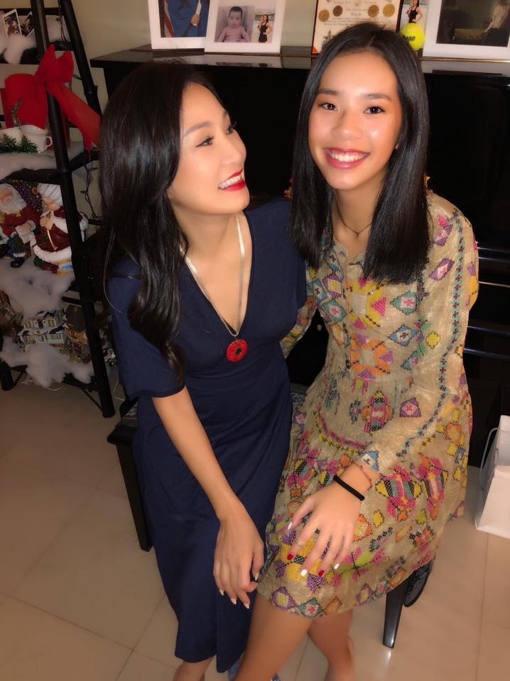 con gai nghe si hong dao anh 7
