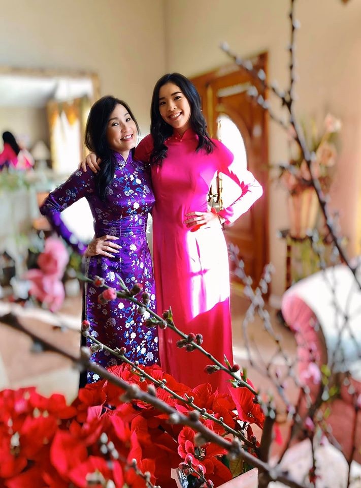 con gai nghe si hong dao anh 10