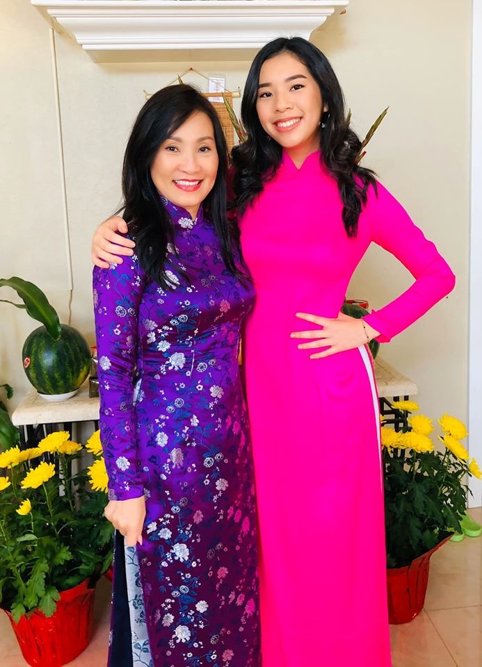 con gai nghe si hong dao anh 9