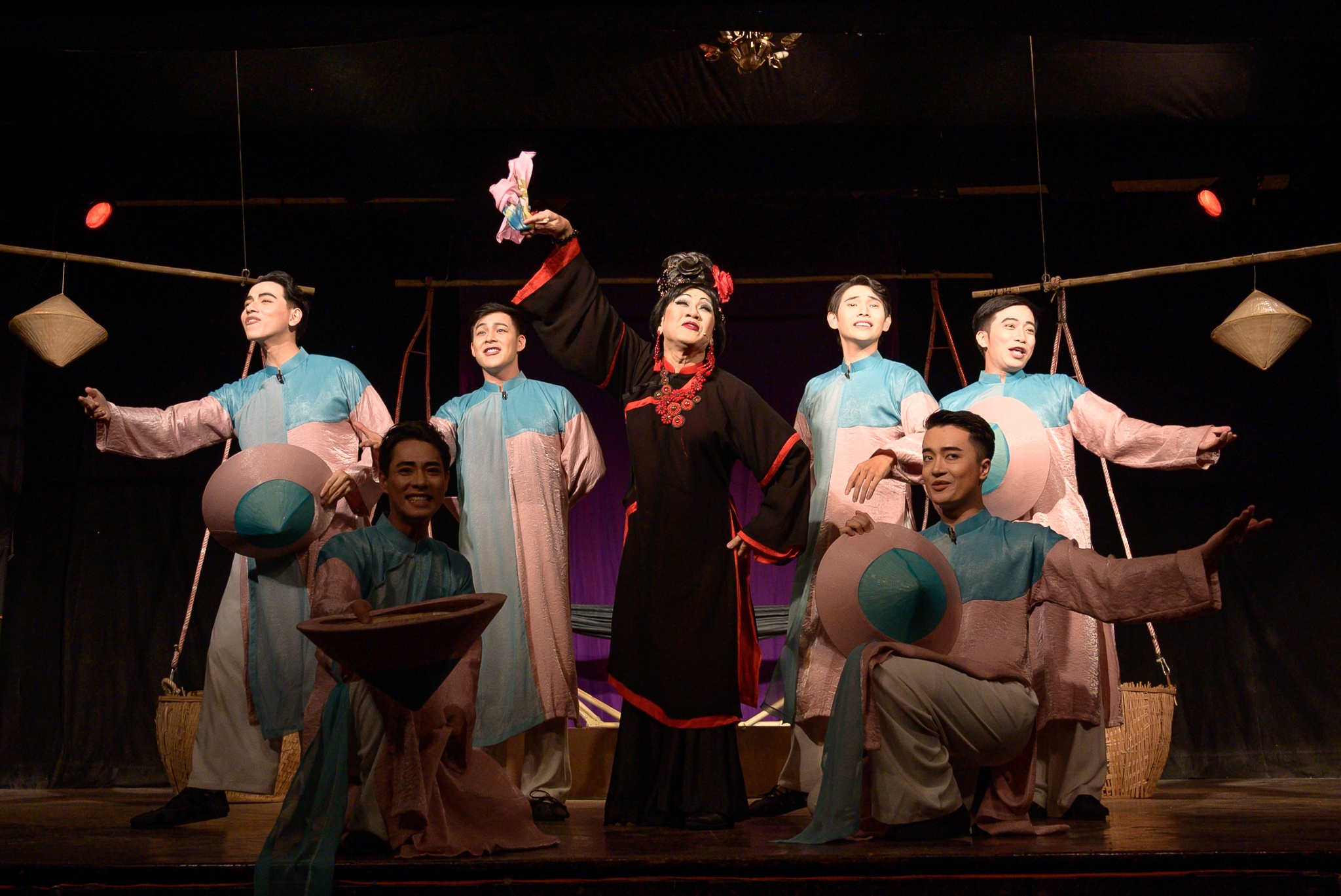 san khau ngay dau mo cua anh 4