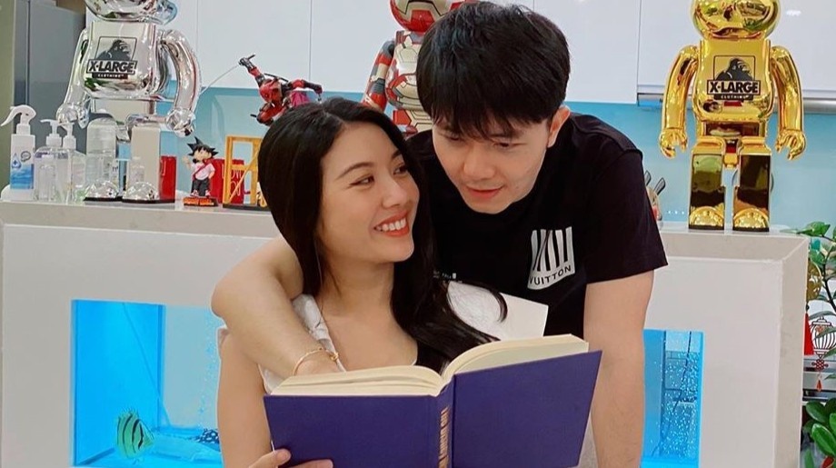 Thuy Van: ‘Toi di nha sach 4-5 lan moi thang, mua khoang gan 20 cuon’ hinh anh