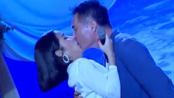 Trung Dung hon Cat Tuong gay tranh cai o Tinh Bolero hinh anh