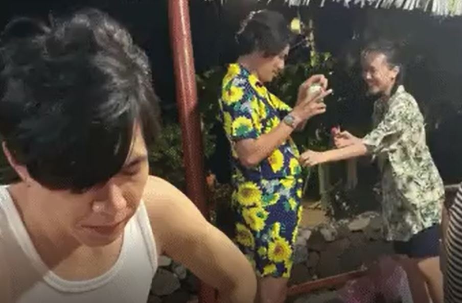 anh tu va dieu nhi di du lich anh 1