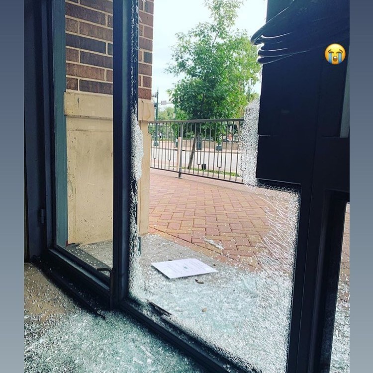 nha hang cua Christine Ha anh 1