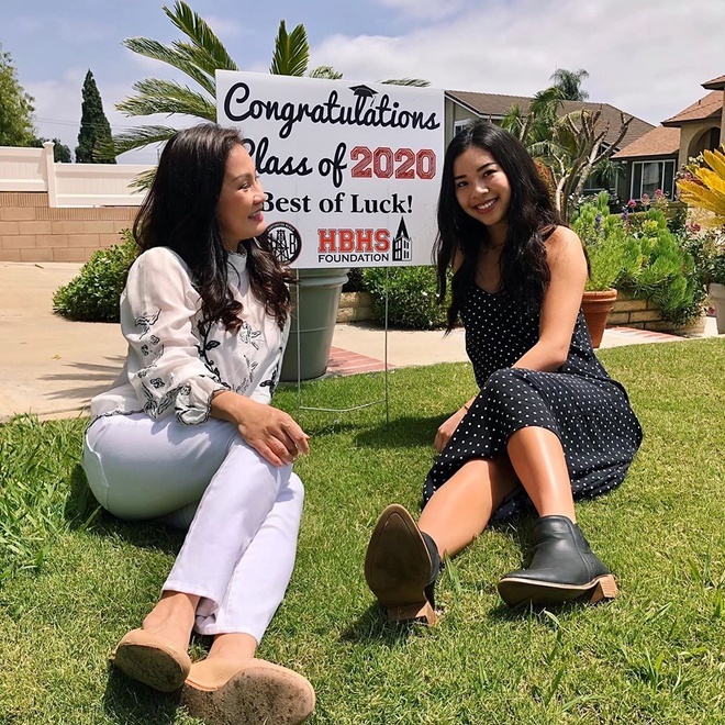 con gai nghe si hong dao anh 2