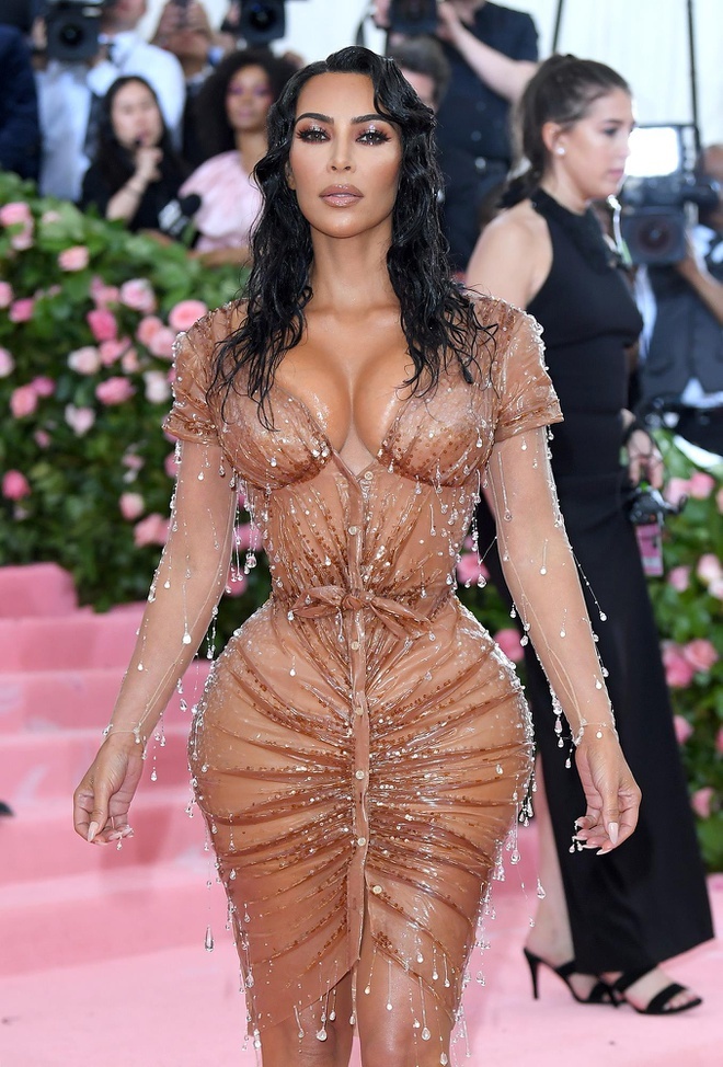 vòng eo của Kim Kardashian ảnh 2 vong eo cua Kim Kardashian anh 2