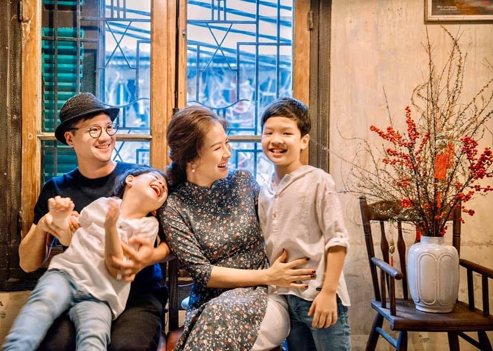 gia dinh nghe si noi tieng anh 4