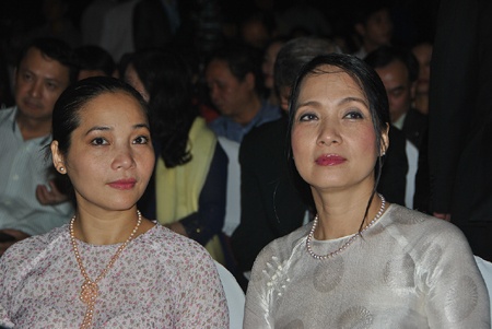 gia dinh nghe si noi tieng anh 2