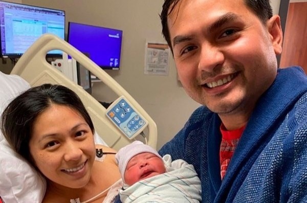 Vo Duc Tien sinh con gai dau long hinh anh