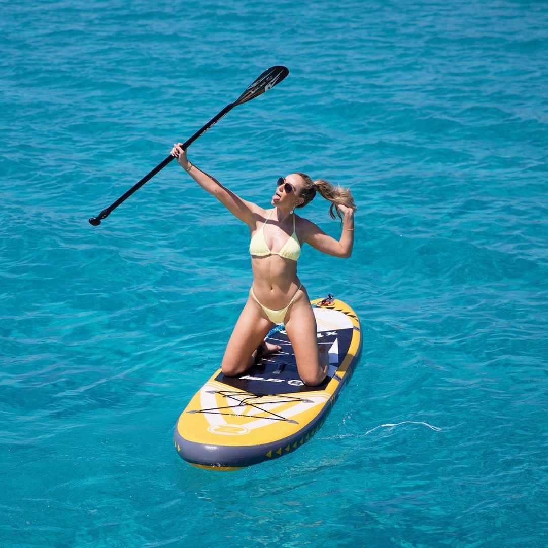 ban gai Alex Oxlade-Chamberlain anh 6