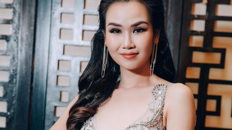 Ca si Vo Ha Tram 13 nam an chay truong hinh anh