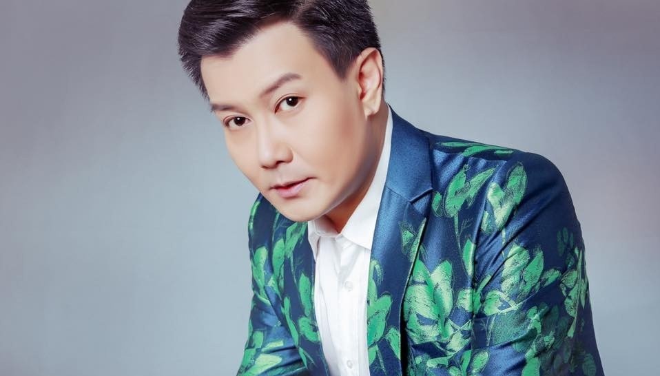 Chuyen ve nguoi cha 76 tuoi cham soc ca si Tuan Phuong bao benh hinh anh