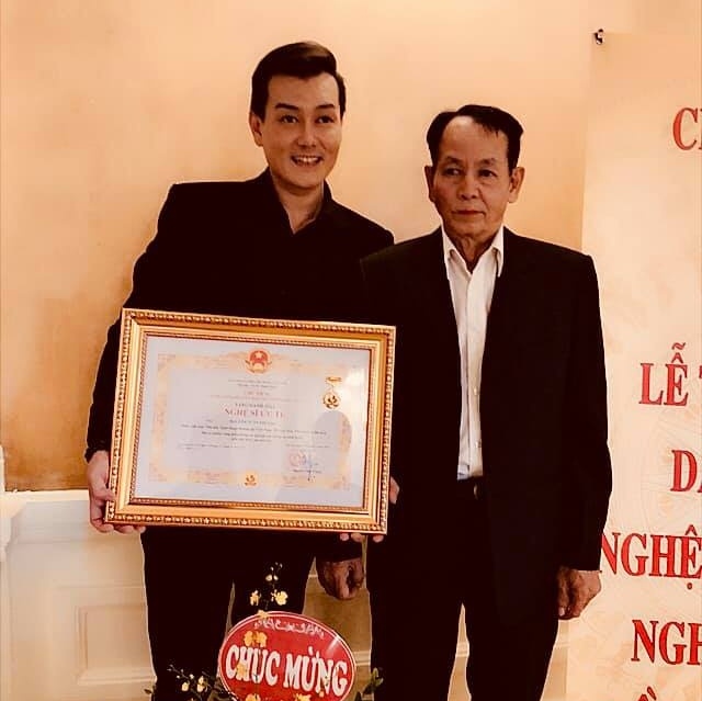 cha ca si tuan phuong,  tuan phuong nguy kich anh 1