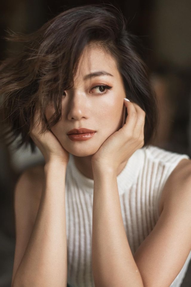 Kieu Anh phia truoc la bau troi anh 7