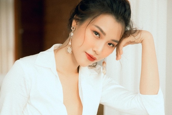 Hoang Oanh ke kho khan khi sinh con lan dau hinh anh